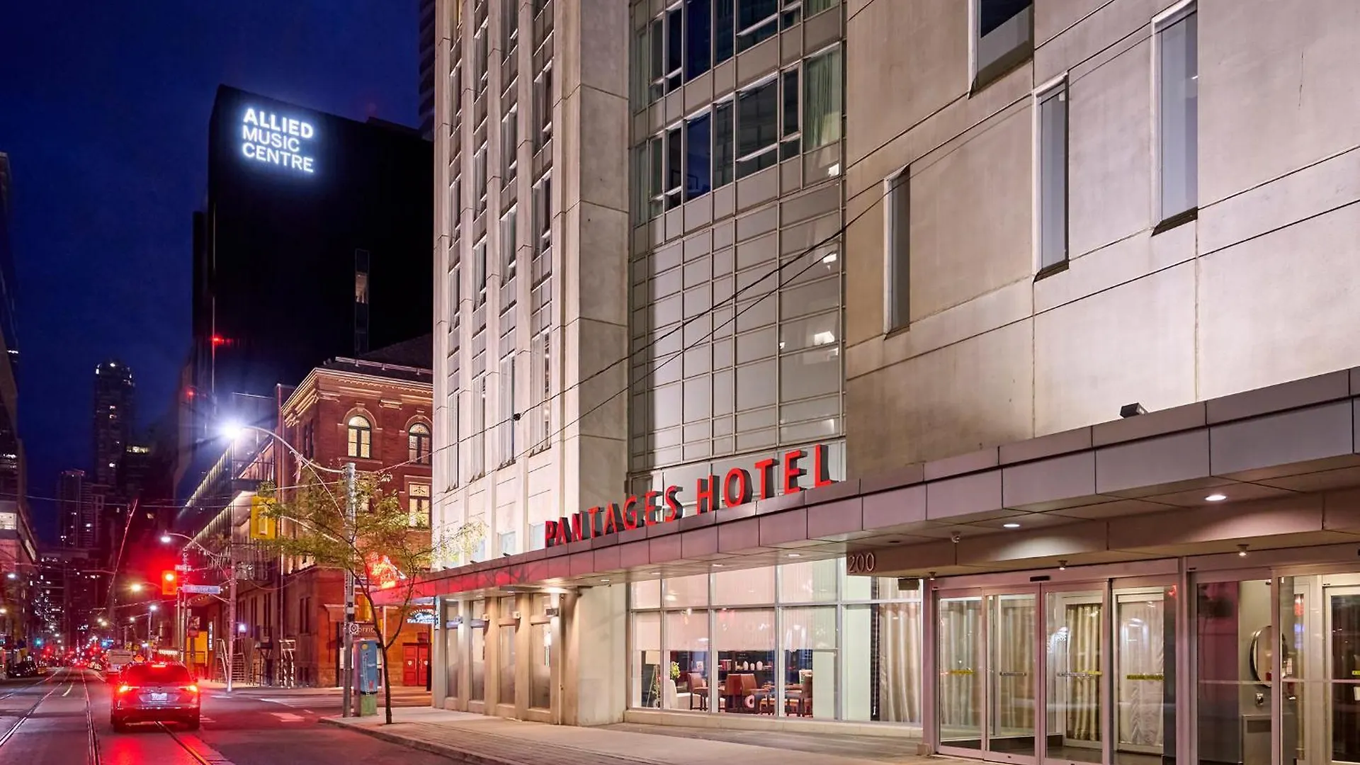 Where to Stay in Downtown Toronto: 15 Best 4-Star Hotels