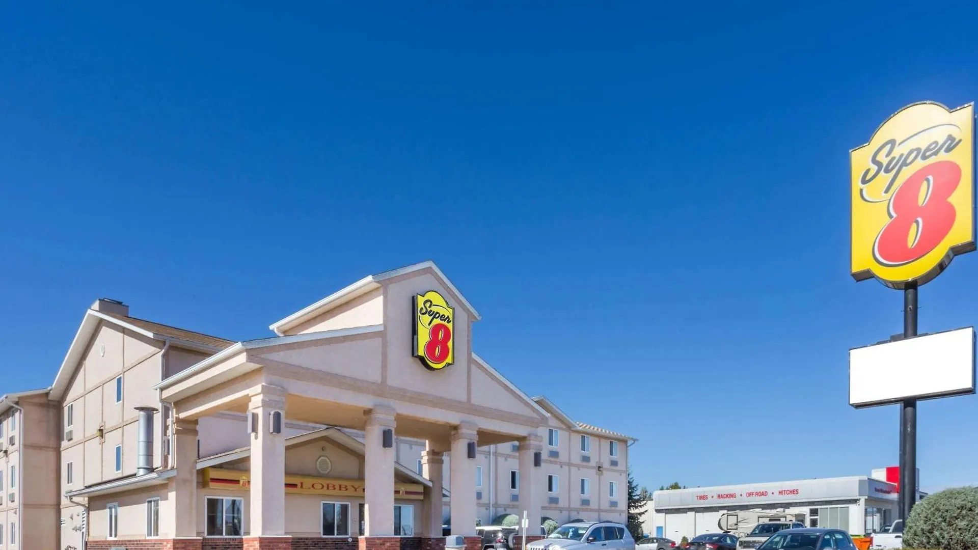 4 Top-Rated Design Hotels Close to Wakamow Valley
