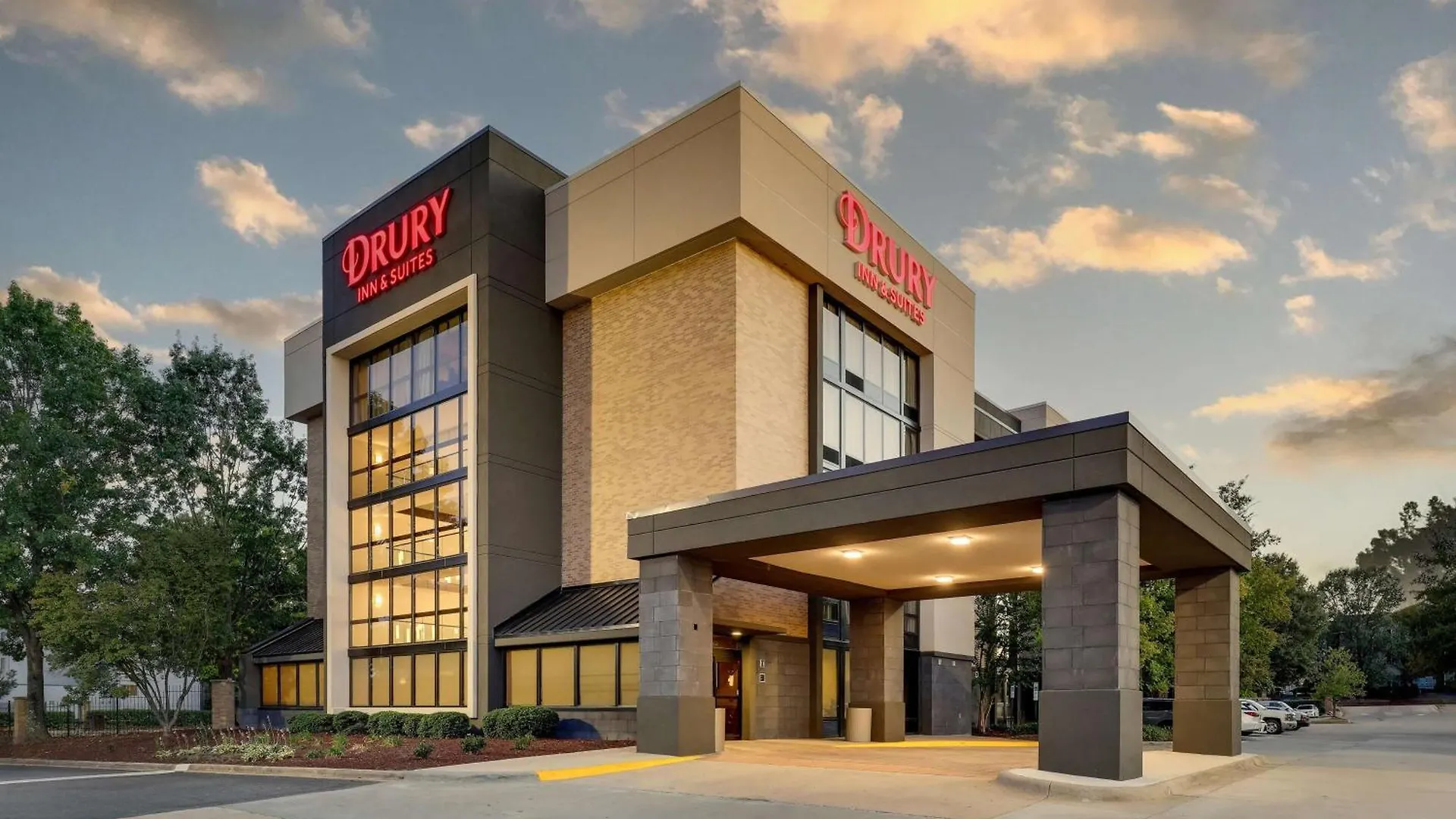 4 Family-Friendly Hotels In University Place Worth Booking