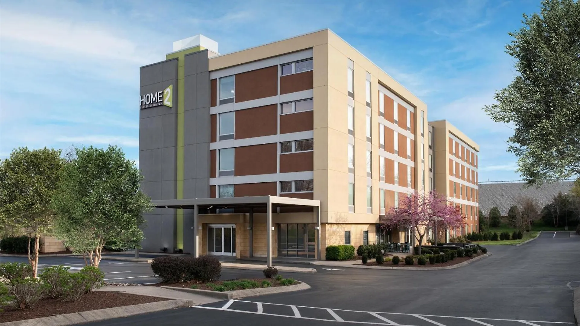 4 Family Hotels Near Nashville Zoo That Deliver