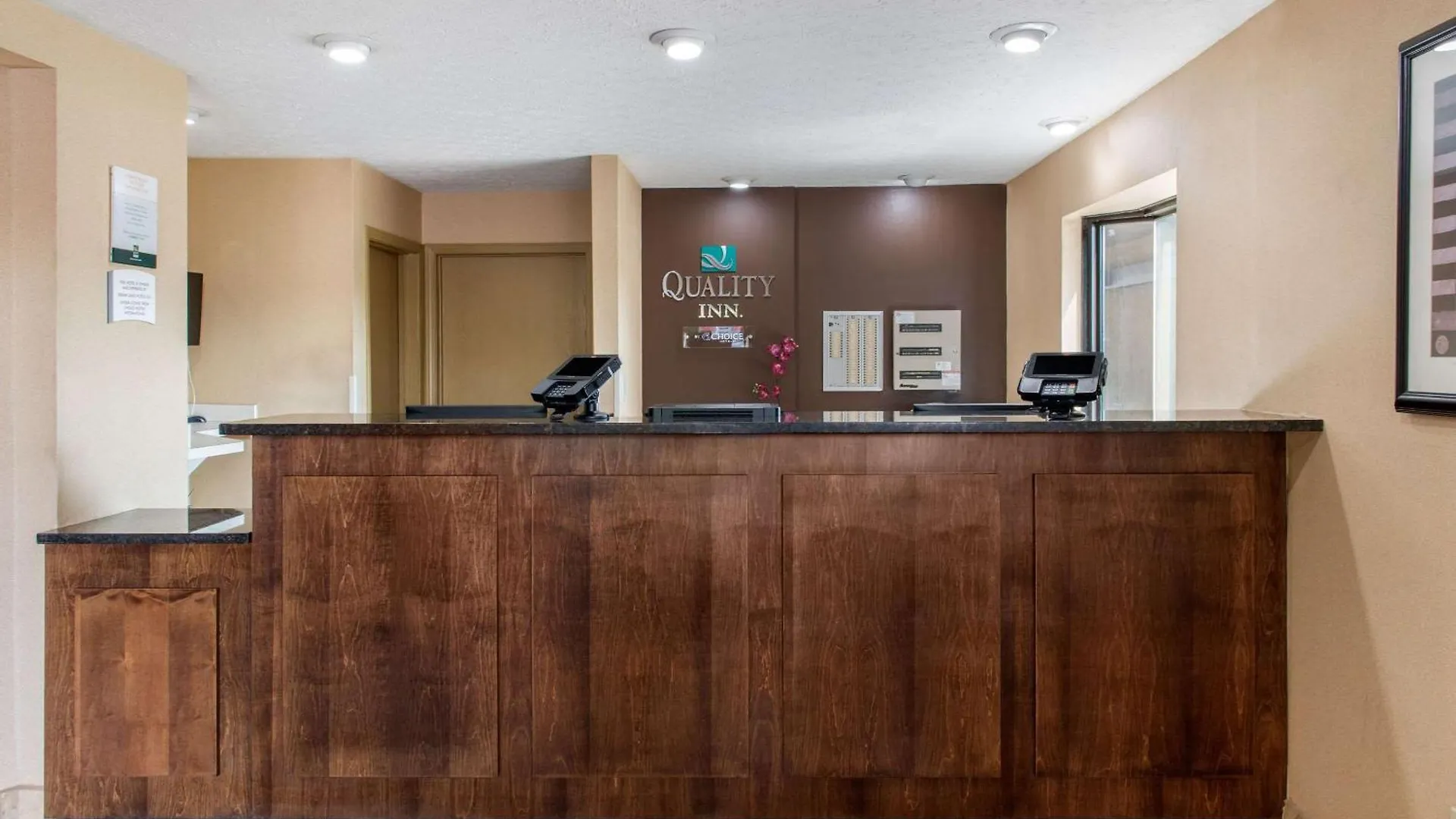 6 Business Hotels Near Whitehall Community Park for Easy Columbus Access
