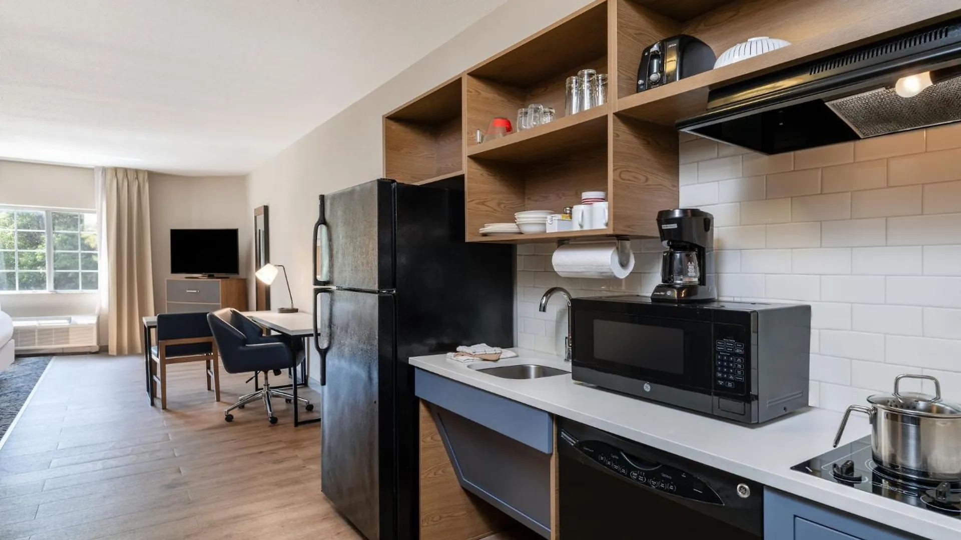 5 Airport Hotels Near Timbers at Troy Golf Course That Deliver