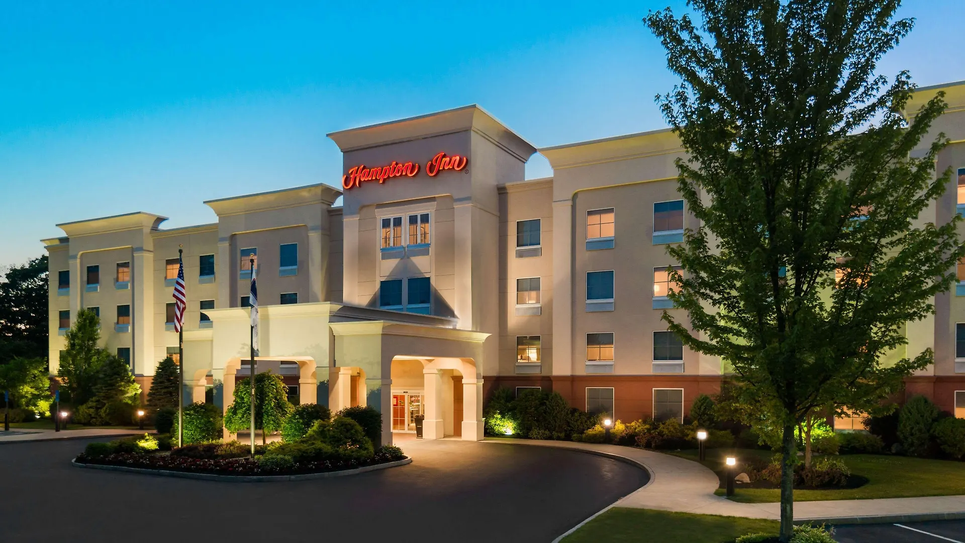 4 Business Hotels Near Almys-First National Shopping Center That Deliver