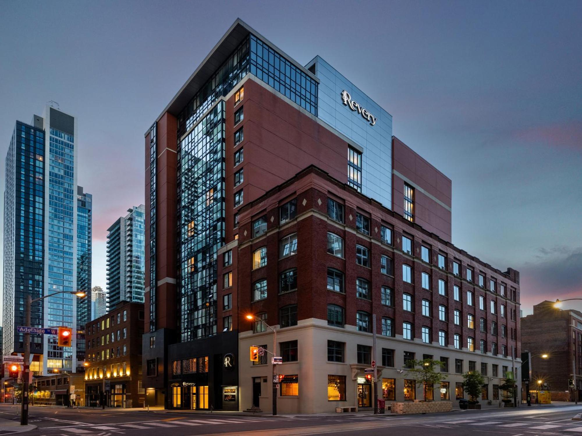 Where to Stay in Downtown Toronto: 5 Best Luxury Hotels