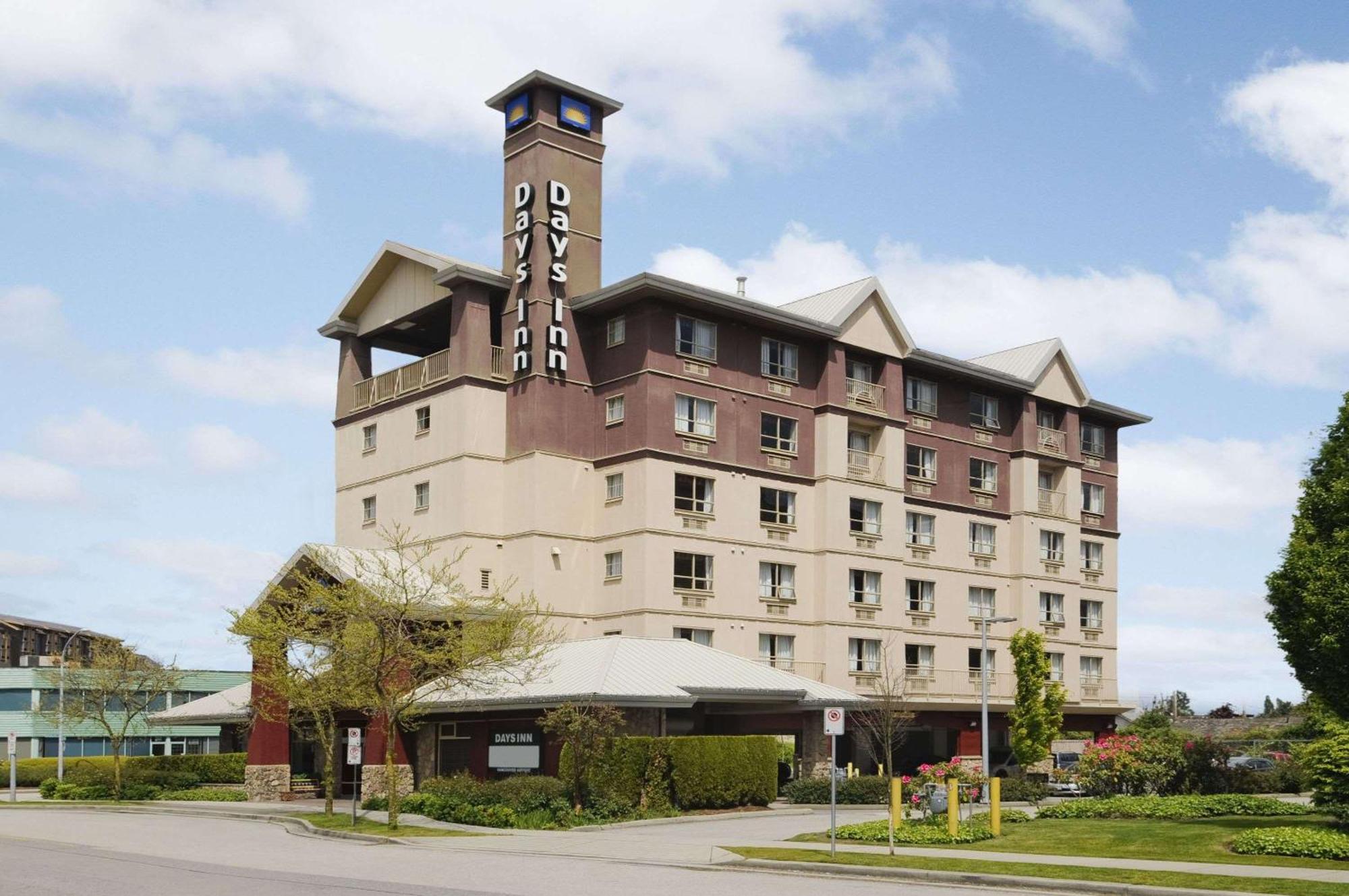 15 Smart Airport Hotels Near Vancouver City Hall Worth Booking