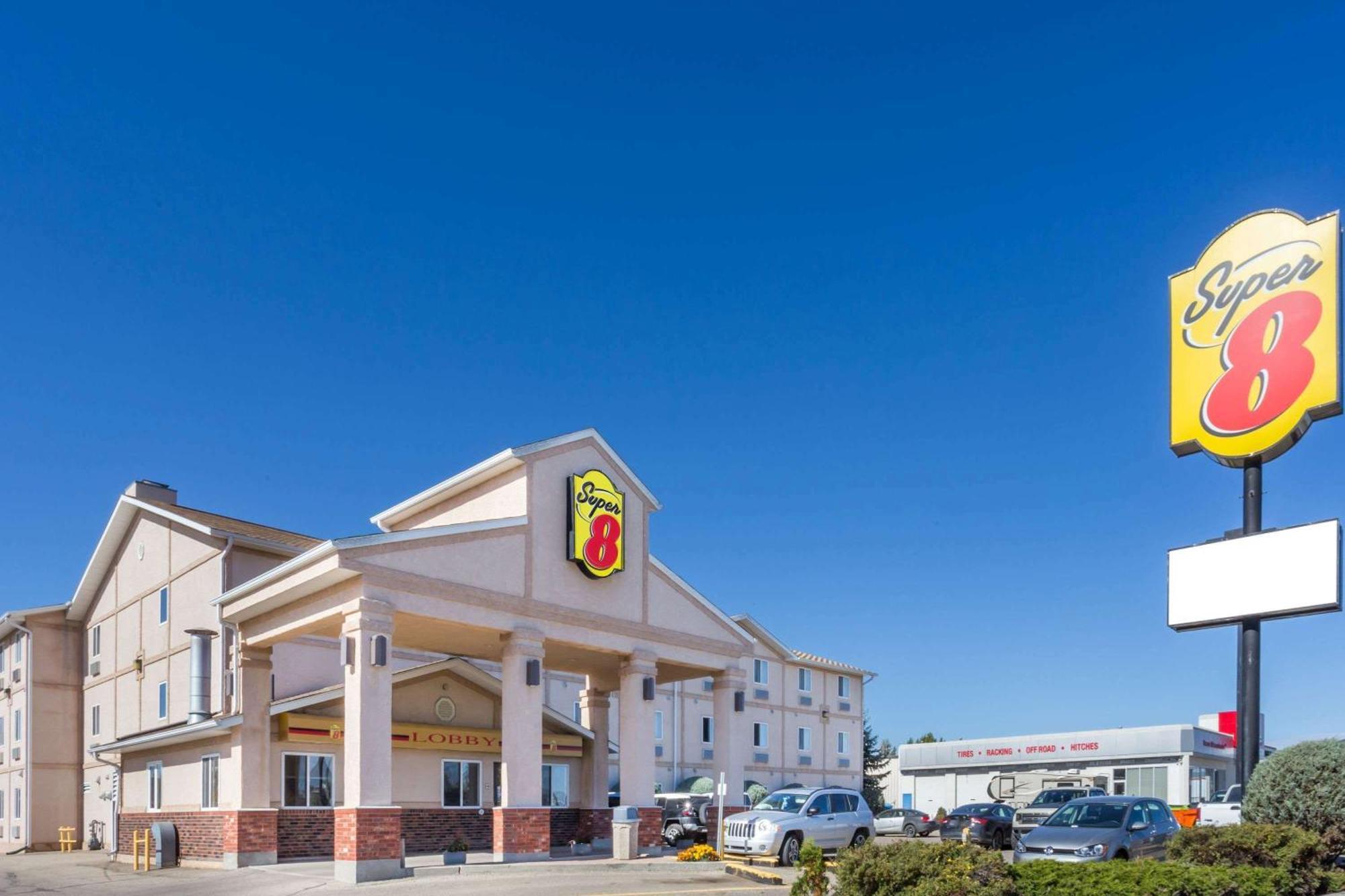 4 Top-Rated Design Hotels Close to Wakamow Valley