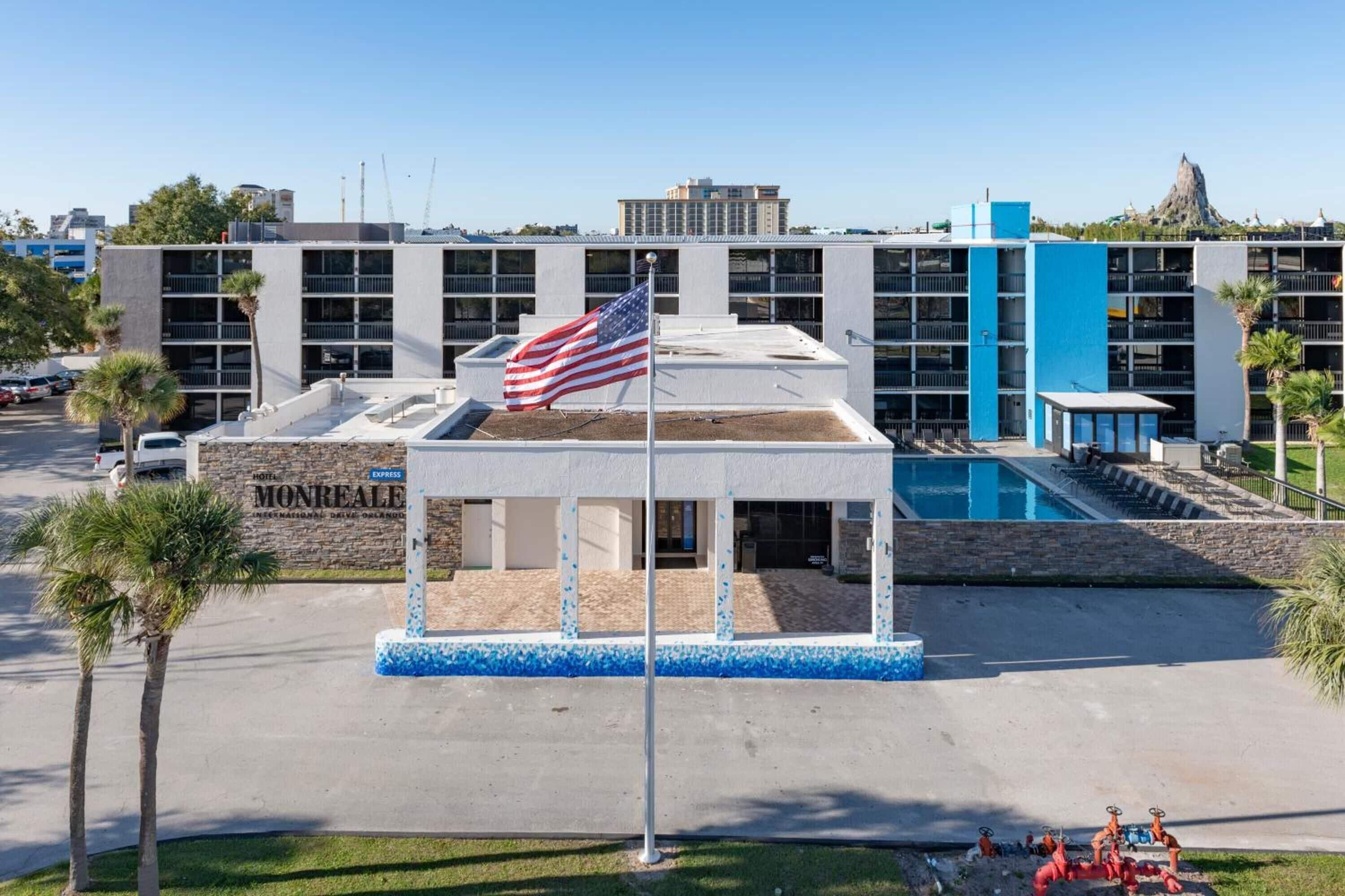 Where to Stay Near Dr. P. Phillips Community Park: 9 Budget Hotels
