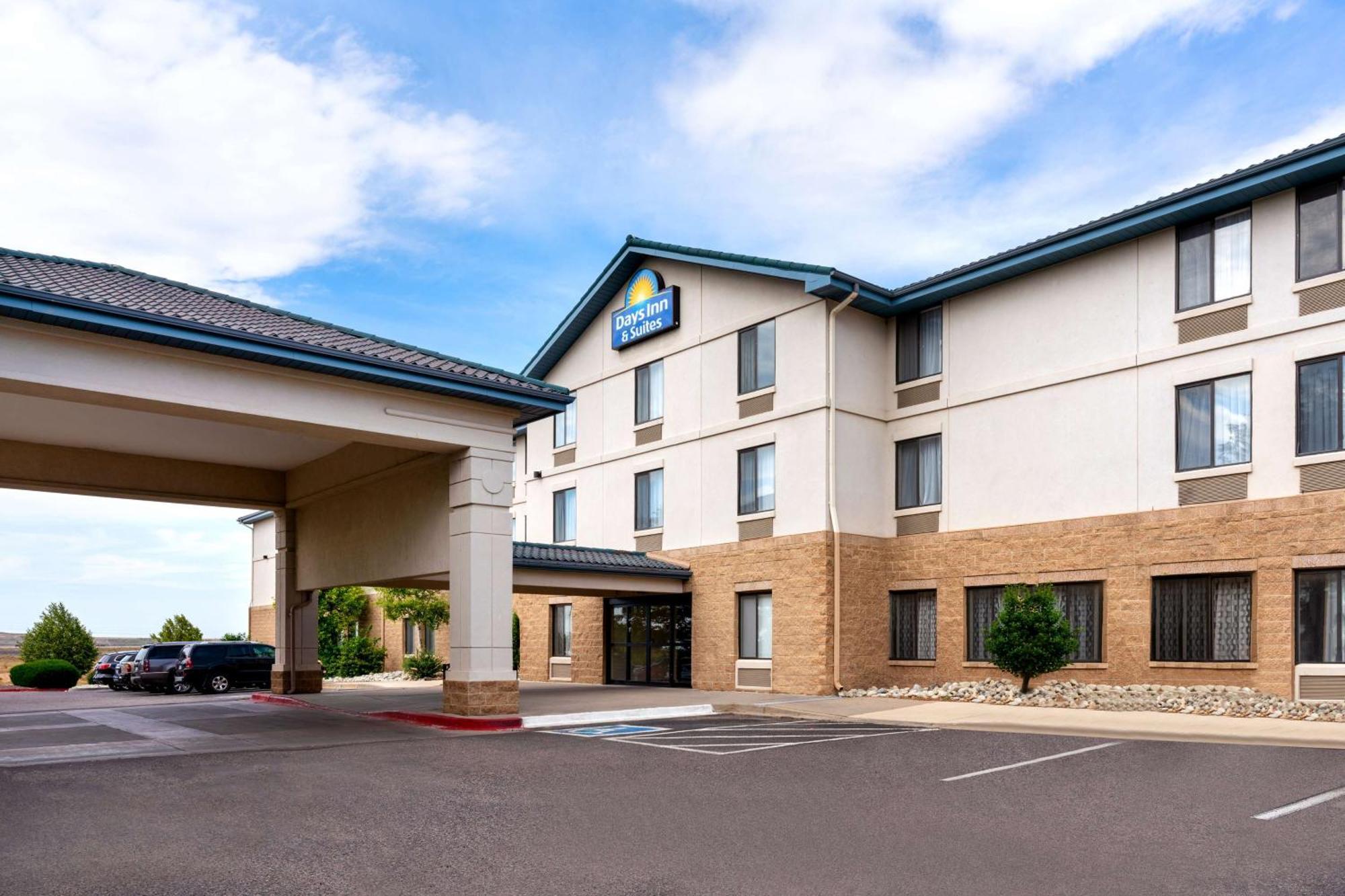 Staying Near Silverman Park: 7 Budget Hotels Compared