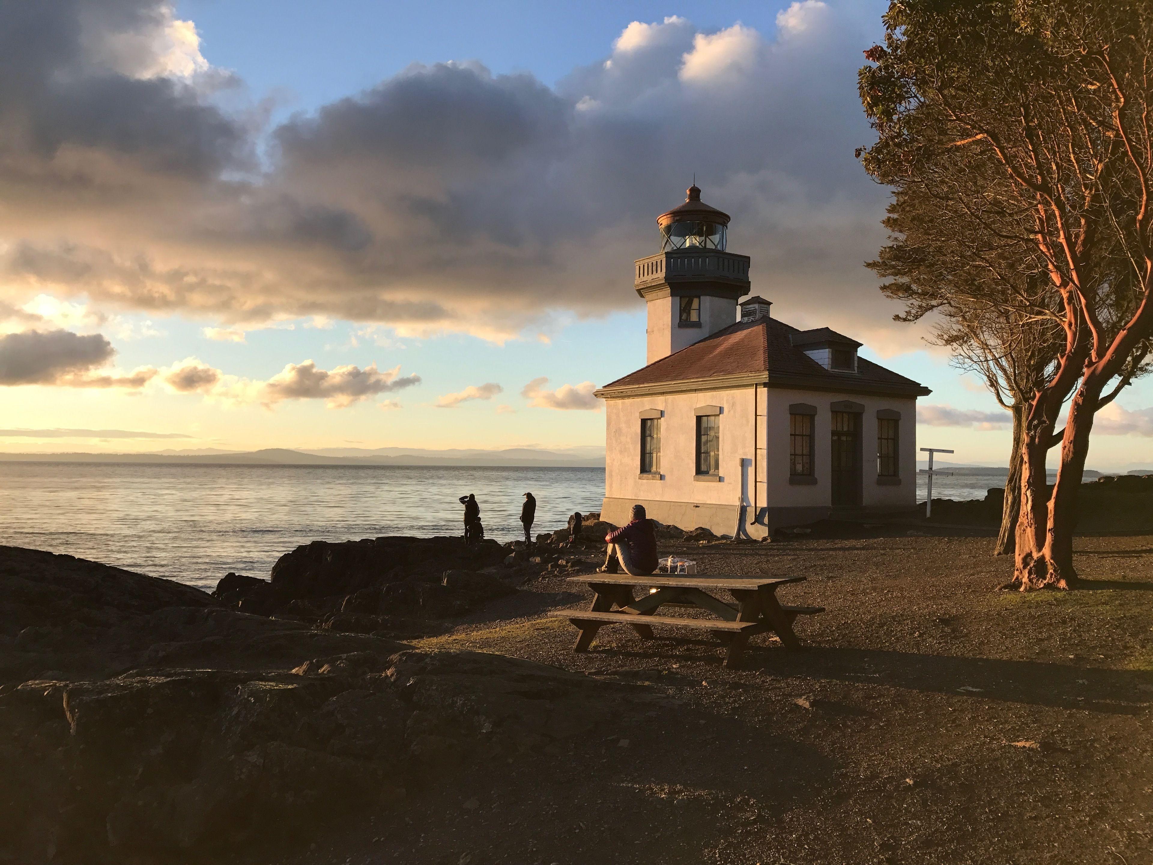 4 Smart Central Hotels Near Friday Harbor Maritime Museum