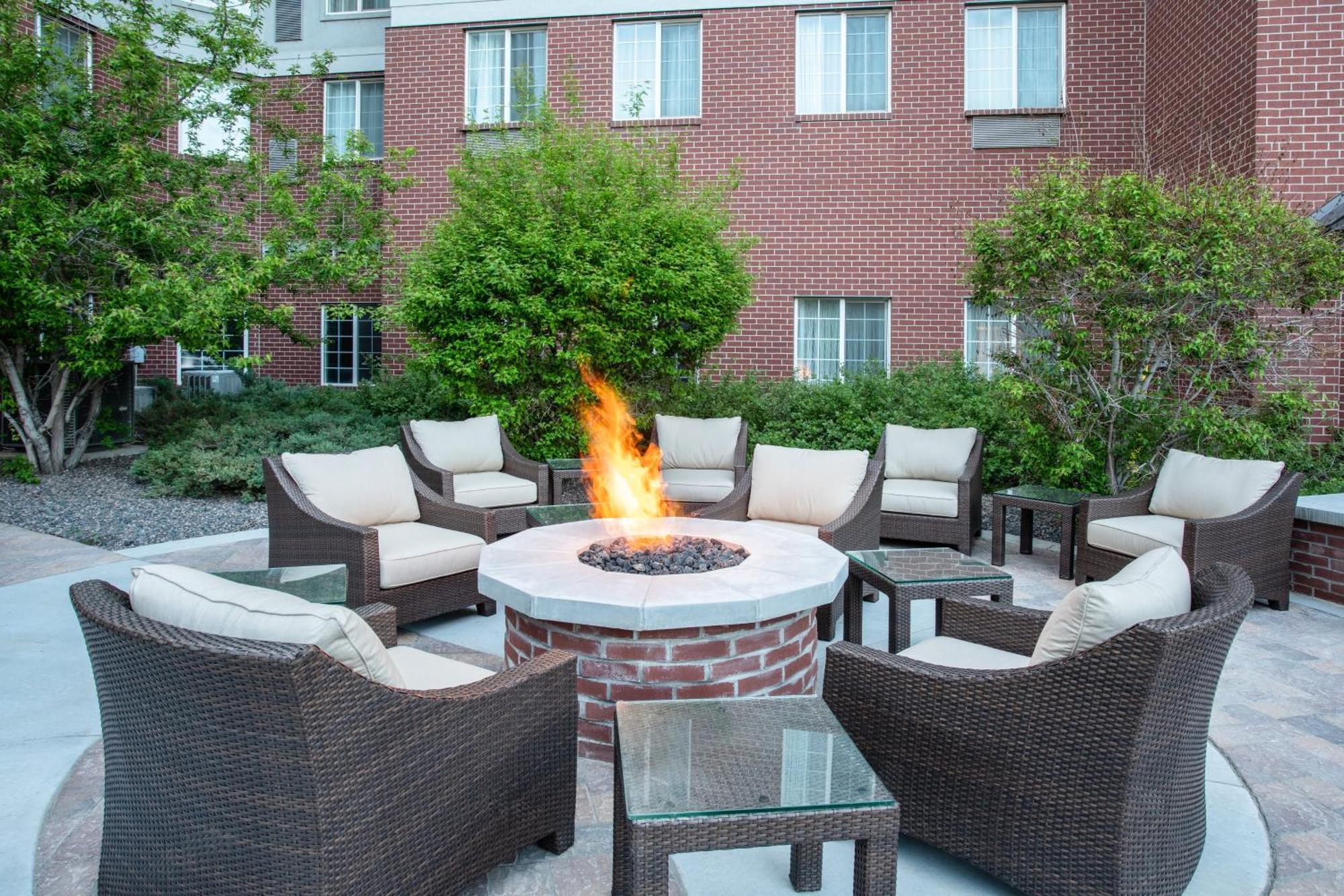 Staying Near Silverman Park: 4 Family Hotels Compared